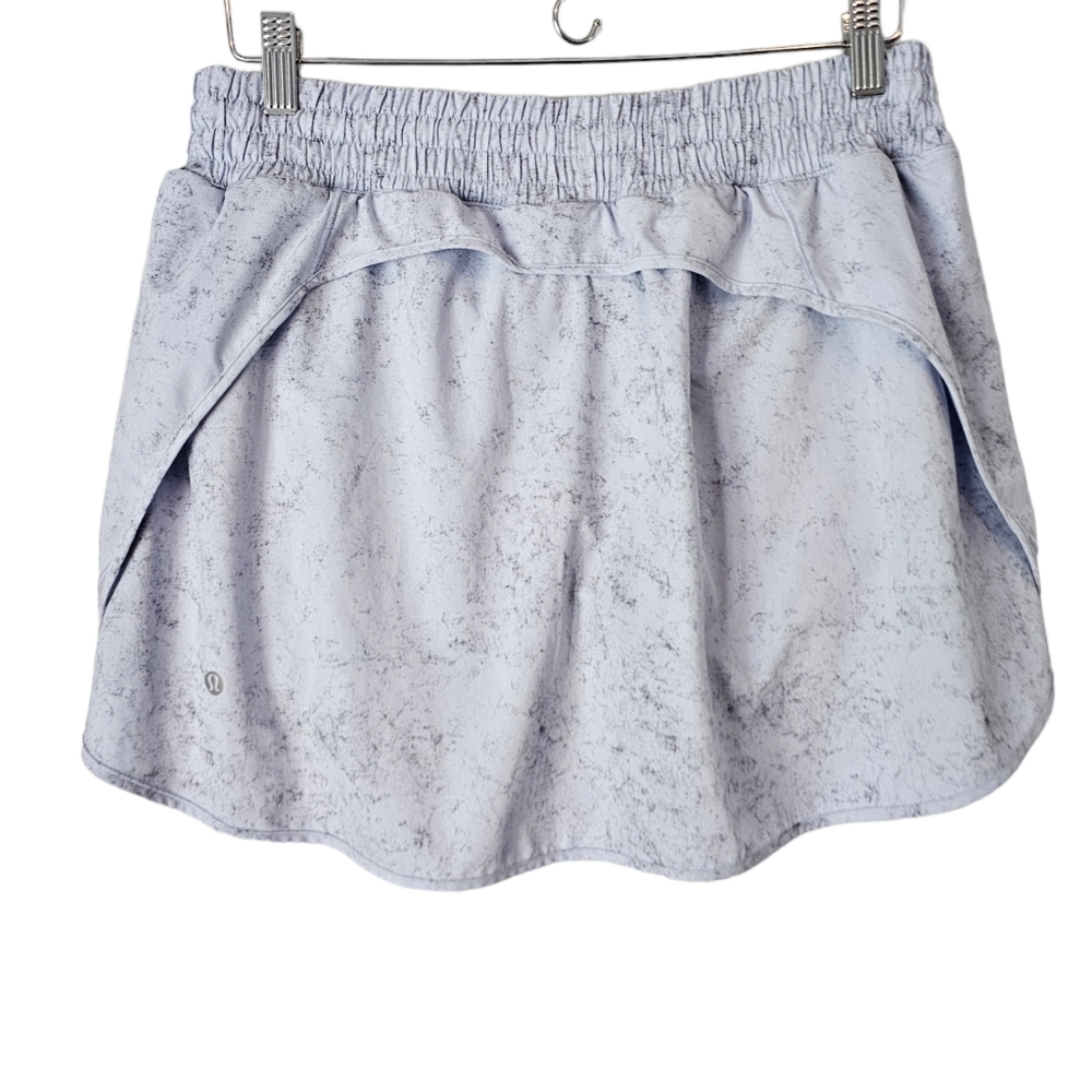 Lululemon Women’s Hotty Hot Skirt Size 8 Gravel Dust Pastel Blue